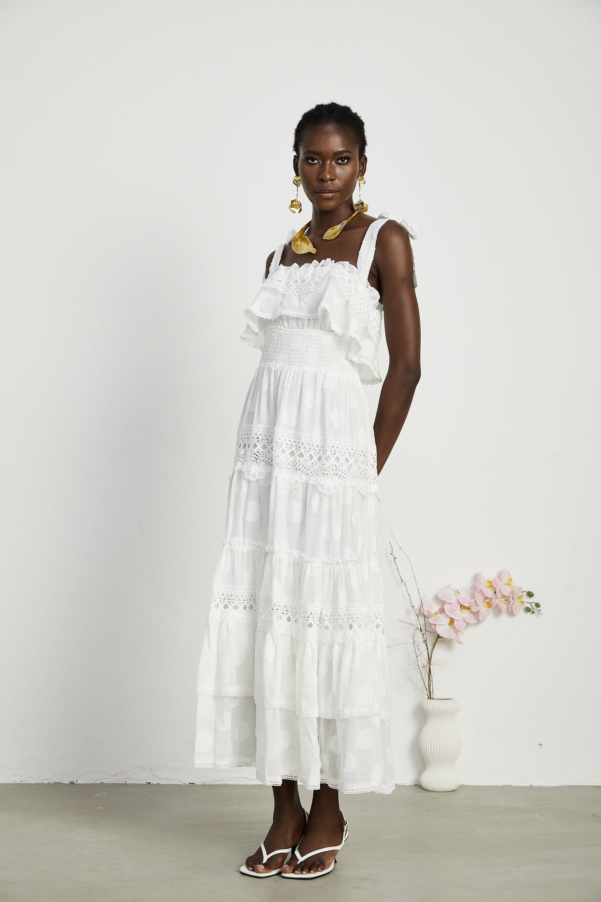 Roselinee dantel midi elbise