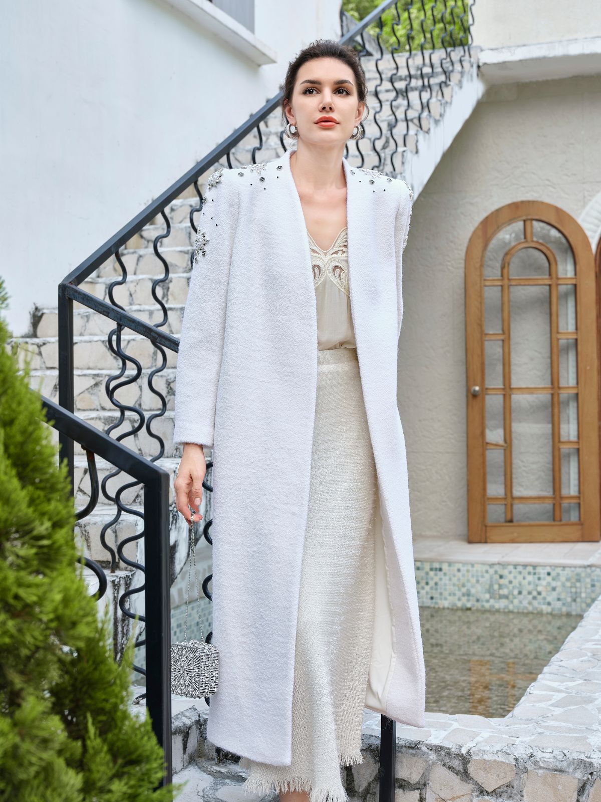 Minimalist Kristal İşlemeli Kaşmir Kaban
