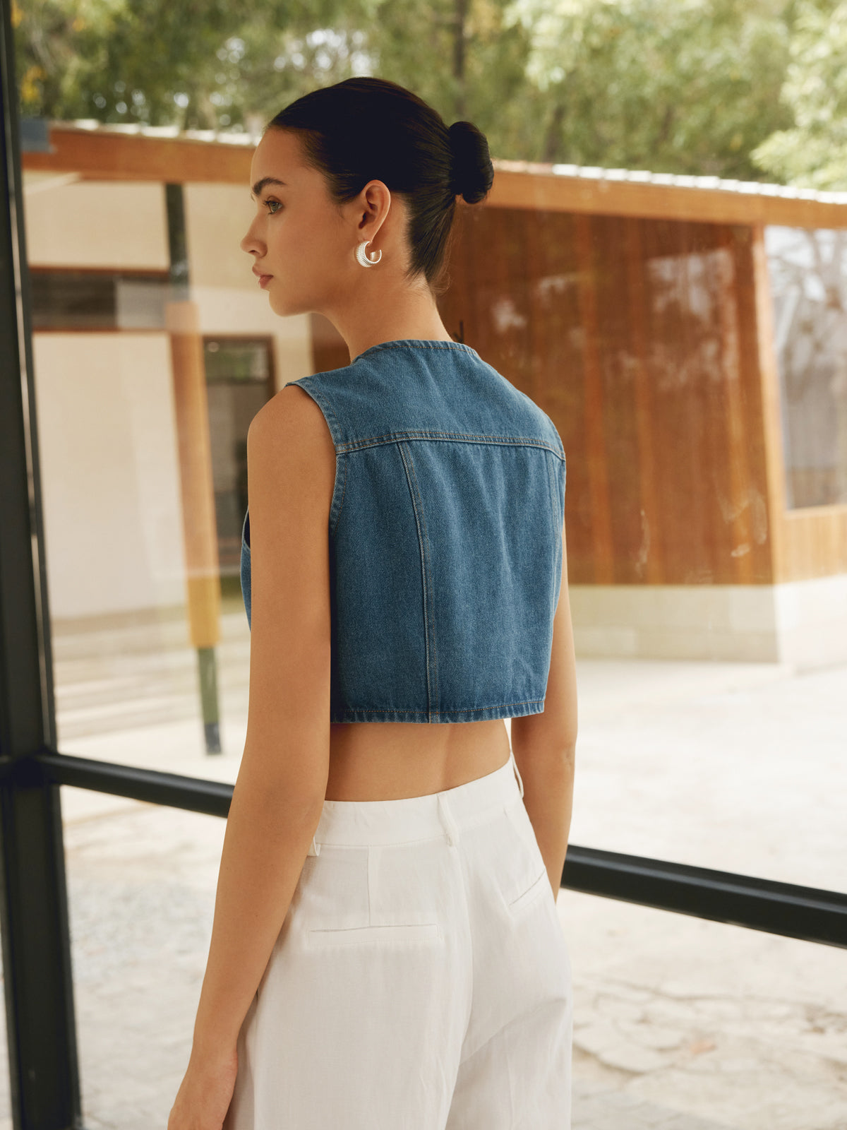 Düğme Detaylı Kolsuz Denim Kısa Üst