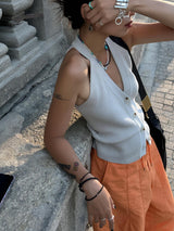 Düğmeli V Yaka Örgü Yelek