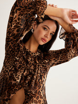 Leopar Desenli Volanlı Bluz