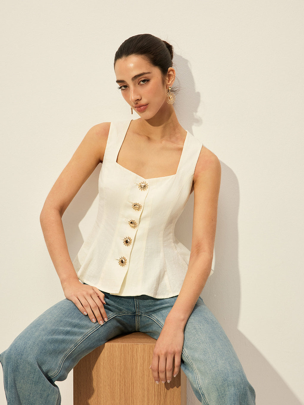 Kare Yaka Düğmeli Ön Peplum Üst