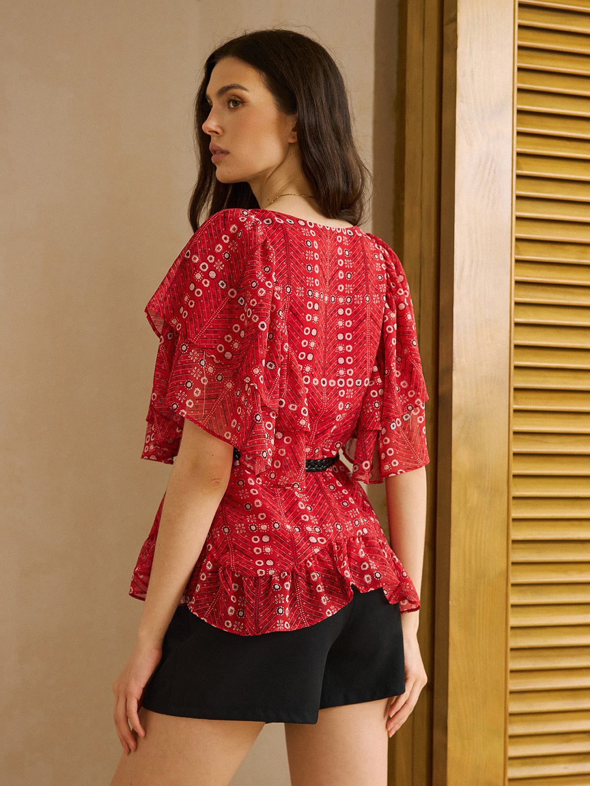 Kemerli Baskılı Fırfırlı Peplum Üst