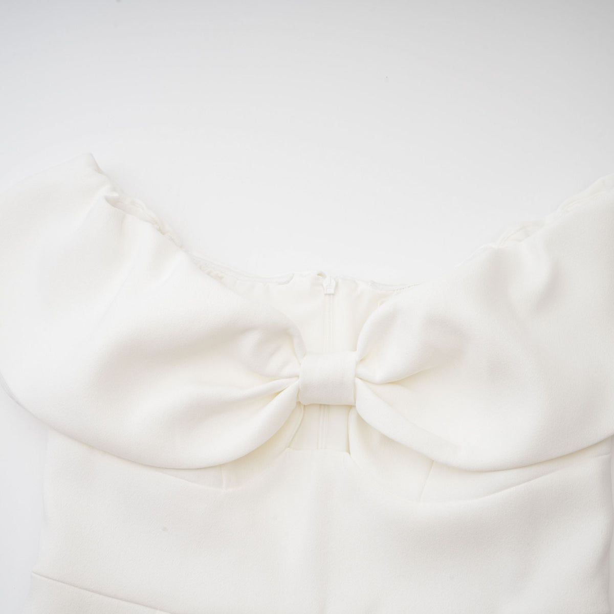 Victoire fiyonk detaylı mini elbise